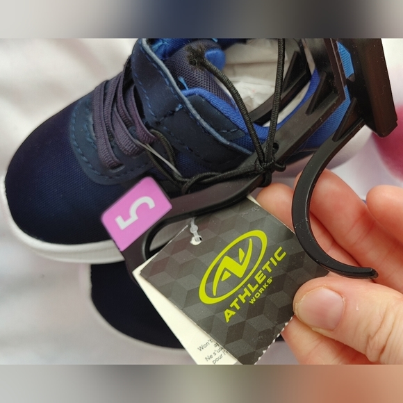 **NWT TODDLER BOYS RUNNERS - Picture 7 of 9